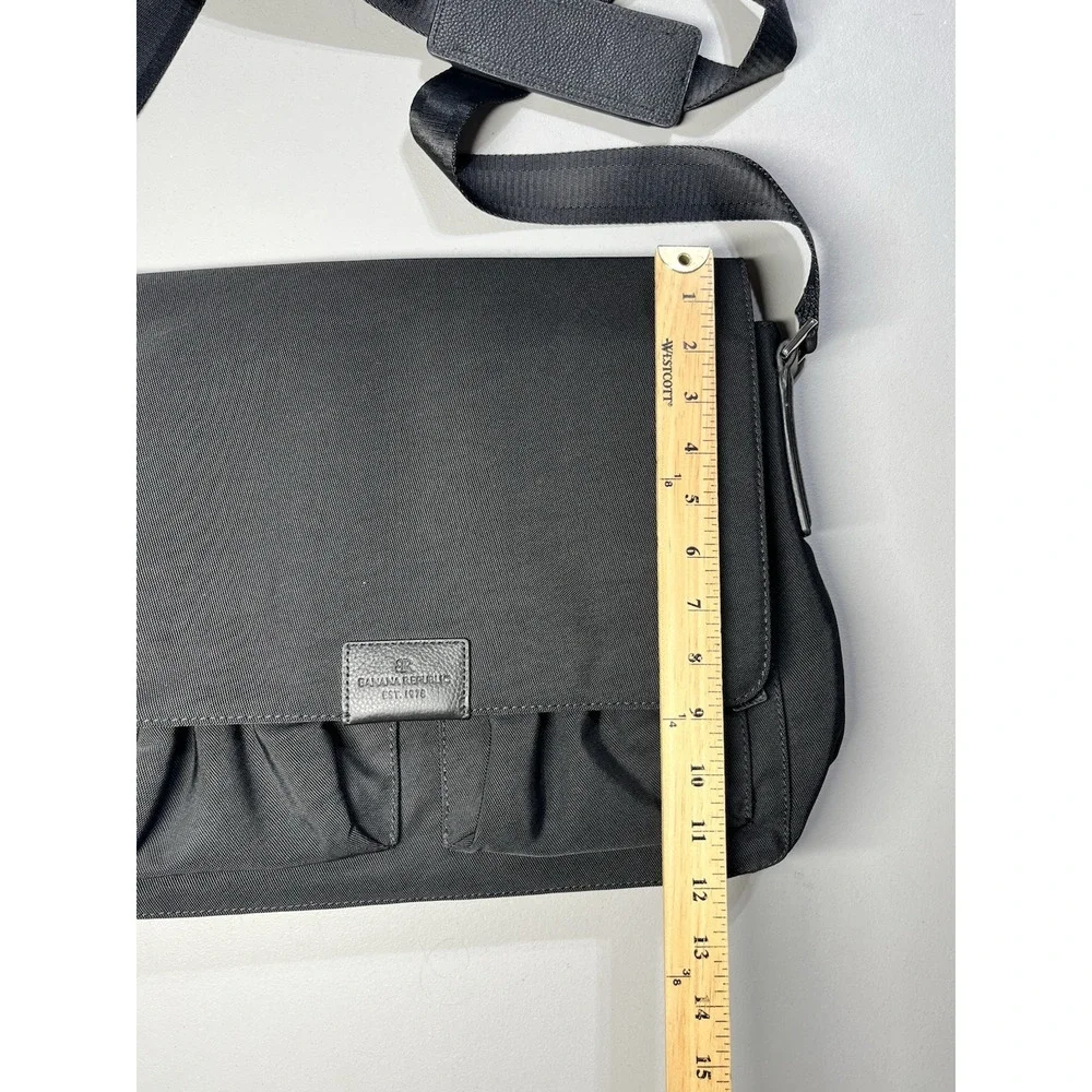 Banana Republic Messenger Laptop Travel Bag Black Crossbody Briefcase